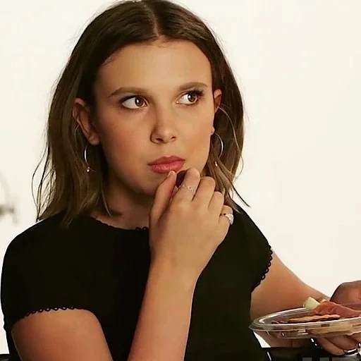 girl, actress, female, beautiful woman, millie bobby brown