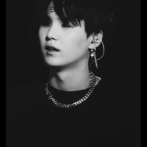 yoongi bts, bts min yongi, jonggi gergaji mata panas, kalung min yongji, estetika bts qimin