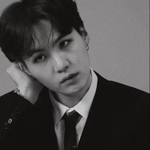 yoongi, min yoongi, bts yoongi, min yoongi suga, хосок 2021 эстетика