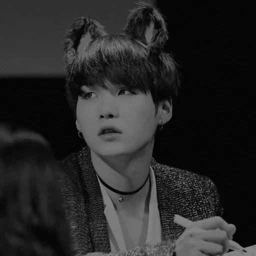 шуга bts, bts suga, yoongi bts, чон чонгук, мин юнги шуга