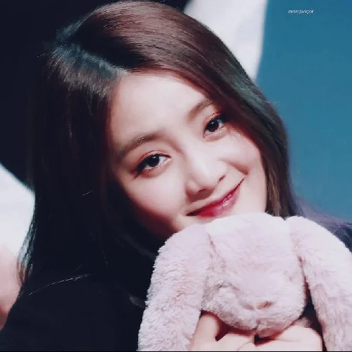 hitam pink, choi jisu, tzuy twis, dua kali tzuyu, jihyo dua kali kecantikan