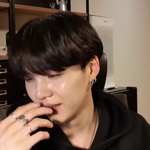 yoongi, yoongi bts, zheng zhongguo, rongji black hair, min yongi bts