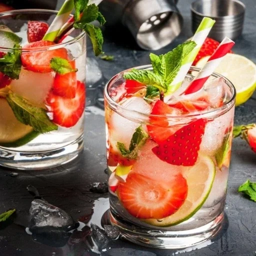 cocktail d'été, cocktail de fruits, cocktail aux fraises, cocktails sans alcool, cocktail mojito fraise