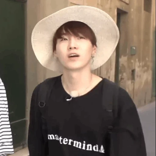 yoongi, bts suga, bts yoongi, suga bts бон вояж, бтс дайнамайт шуга