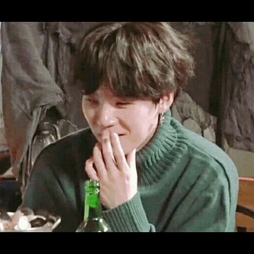 junge, yoongi bts, bangtan boys, yoongi muiing imperious, bts zeigen die schwächen der armee