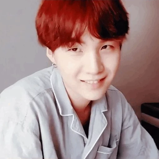 шуга бтс, yoongi bts, min yoongi, bangtan boys, vlive bts шуга