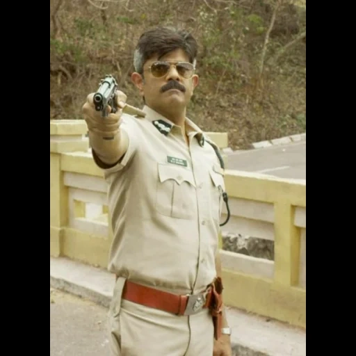 el hombre, militantes, película tamil de acción, mamuti asif pula filmi, feingless 2 indian film