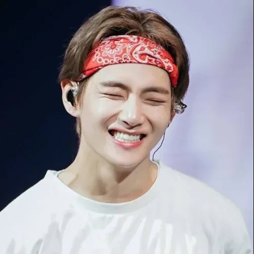 taehyung, kim ta hyun, meninos de bangtan, taehyung bts, kim taehyung smile 2020