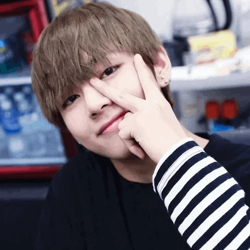 kim ta hyun, musteen juvvin, taehyung bts, taehyung kim, sonrisa kim taehyun