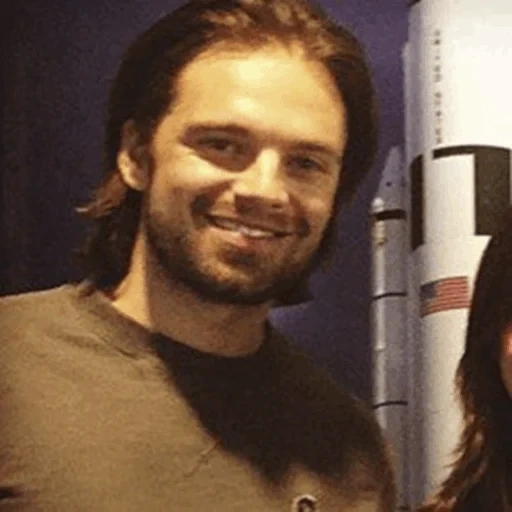 o masculino, sebastian stan, sebastian stan, sebastian stan hair longo, sebastian stan hair longo