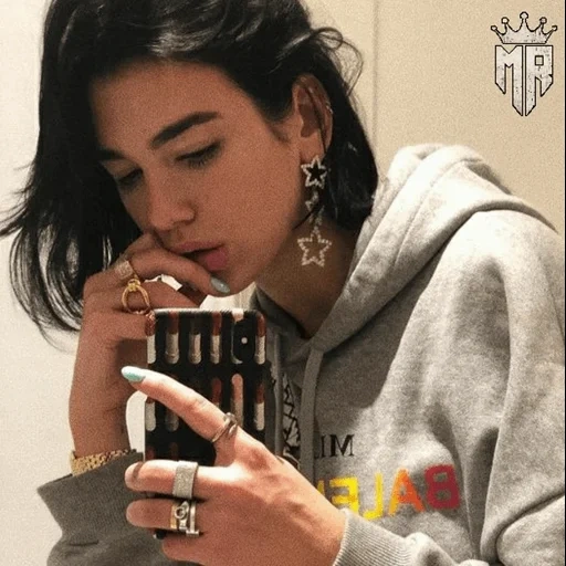 девушка, dua lipa, дуа липа, лиа мишель, кайли дженнер