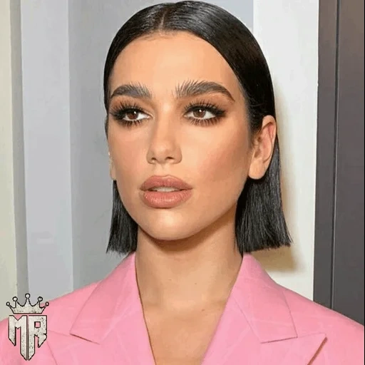 dua lipa, dualipa, trend make-up, riasan pohon dua bodhi, dua lipa membuat tutorial