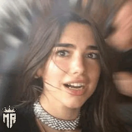 mujer joven, actrices, dua lipa, sofía khromov, mujeres populares