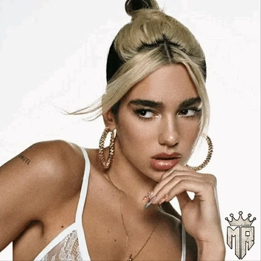 la ragazza, du alipa, dua lipa hallucinate, dua lipa break my heart, le labbra di duya rompono la copertina del mio cuore