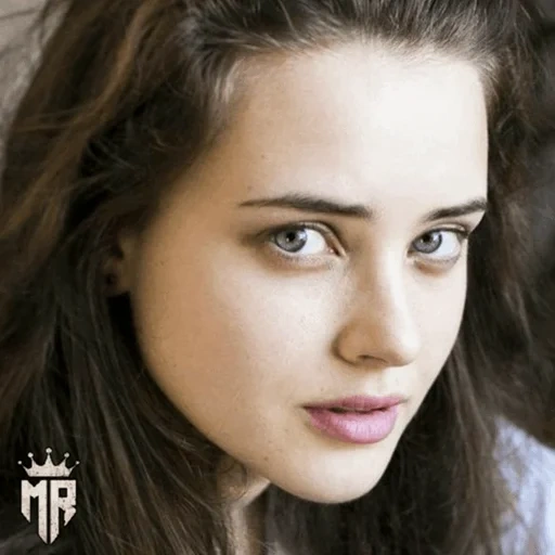 filles, hannah baker, kathleen langford, catherine langford 2020, portrait de catherine langford