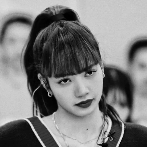 lalisa, mujer joven, dos veces jeongyeon, itzy lo siento no lo siento, lalisa manoban como es tu último