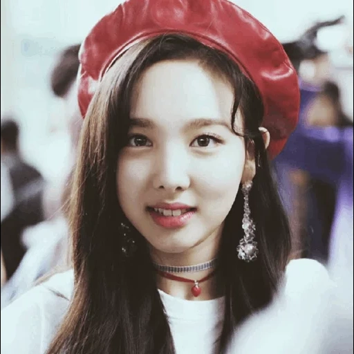 twice, sie haben sie angeheuert, nayeon face, twice nayeon, twice dahyun