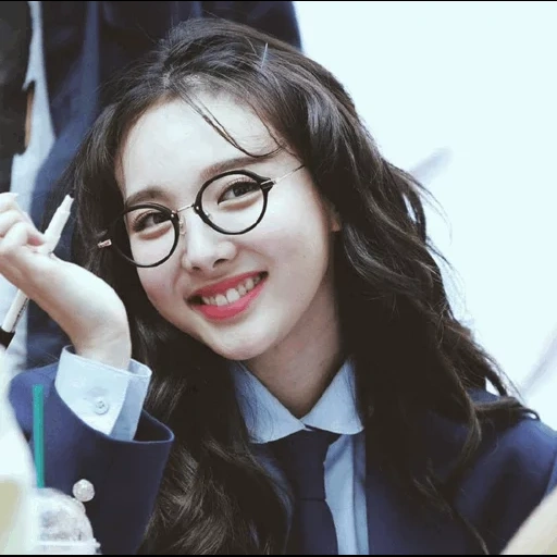 due volte, giovane donna, donna, due volte nayeon, due volte dahyun