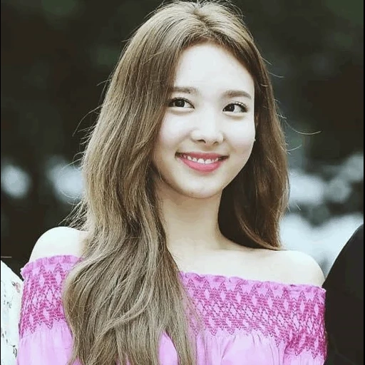 dua kali, dua kali nayeon, dua kali dahyun, perempuan cantik, gadis asia