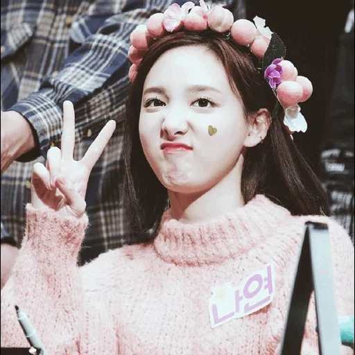 duas vezes, eles são naun, nayeon fofo, shana twis yu, duas vezes nayeon