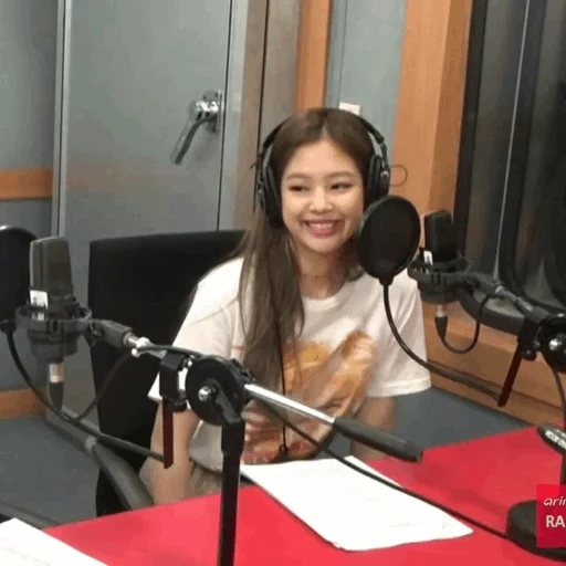 radio, asian, wish 107.5, olivia rodrigo drivers license, the loud romance of jenny blackpin is opened