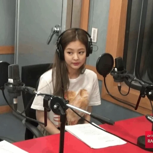 radio, orang asia, boyoung square fan, olivia rodrigo drivers license, hubungan asmara jenny bleszynk yang jadi sorotan terbongkar