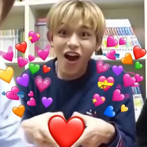 nct cuore, bts cuore, maschera antigas kam sannida, forma del cuore, meme del cuore