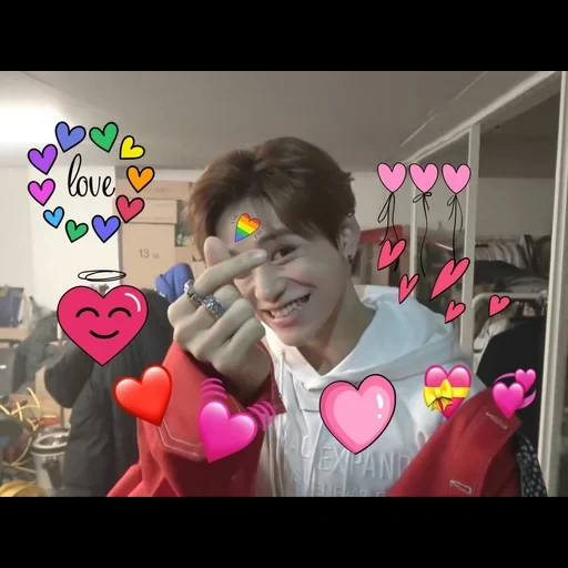 nct, txt a forma di cuore, nanjun bts heart form, stray kids cuore di felix, bts san valentino