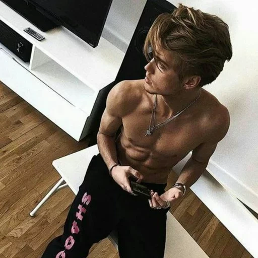 des types séduisants, les gars sont beaux, un beau garçon, neels visser torse