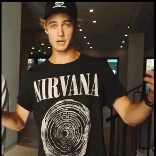 jeune homme, t-shirts, t-shirt nirvana, cercle de l'enfer du nirvana, t-shirt nirvana kaki