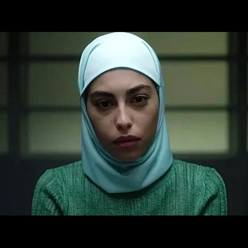 giovane donna, musulmano, la serie di élite, cattura l'assassino, attrice spagnola di miguel erran sandra eskasen