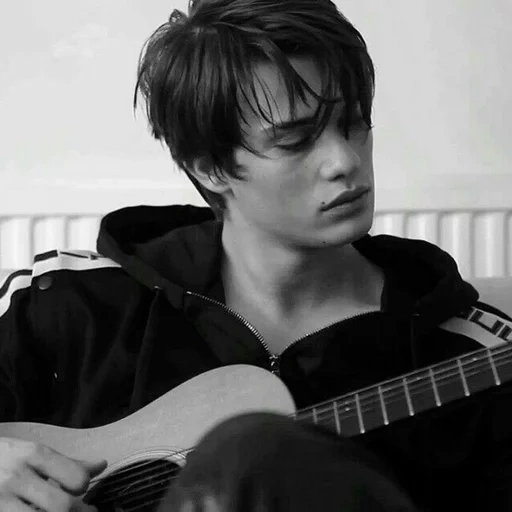 young man, lisa gintsburg, lovely boys, the boys are very handsome, nicholas galitzine
