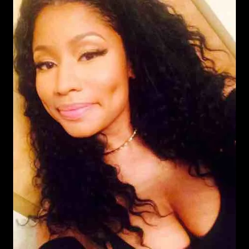 junge frau, nicki minaj, nicky mindest selfie, nicki minaj nackt, nicki minaj selfie