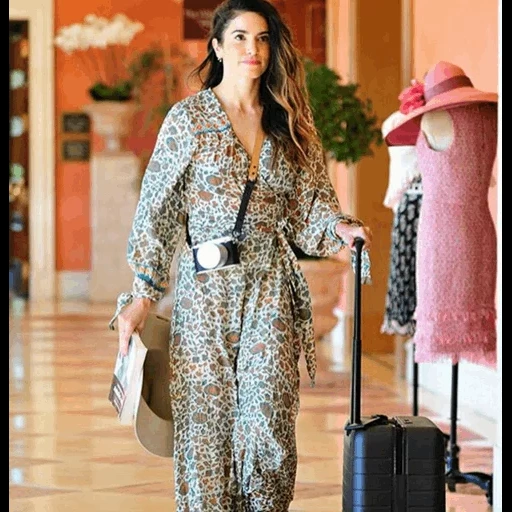 mode, vêtements à la mode, heidi krum 2022, robe bohème, nikki reed instagram