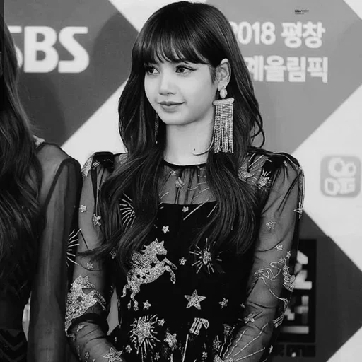 blackpink, blackpink lisa, lisa penyanyi korea, lisa blackpink red carpet, lalisa manoban red carpet