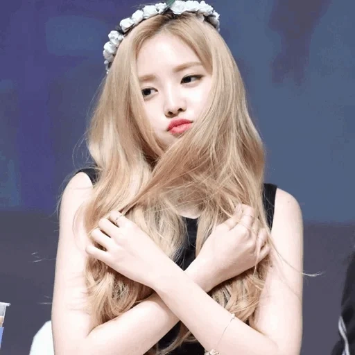 actrices, jeune femme, velours rouge, apink naeun, apink naeun blonde