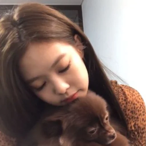 jennie, rosa nero, jenny kim, jennie blackpink, jenny kim dog