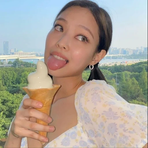 jennie instagram, blackpink jennie, blackpink ice cream
