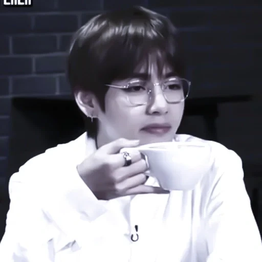 kim tae-hyun, taehyung bts, tai heng is drinking tea, bts taiheng meme, taiheng is drinking tea