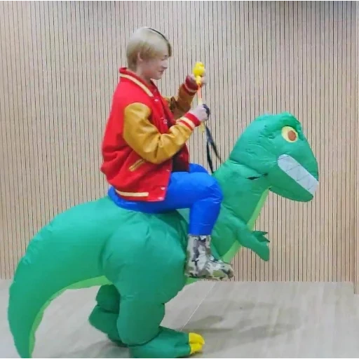 dinosaurus mengatur anak-anak, boy dinosaur set, set dinosaurus tiup, dinosaur rider inflatable suit, duduk di dinosaurus tiup