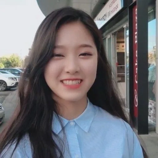 jeune femme, lèvre loona kim, hyunjin loona, belles filles asiatiques, belles filles asiatiques