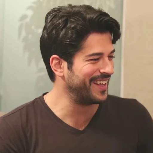 kemal burak, burak ozchitiv, acteur burak ozchitiv, cheveux burak ozchivita, l'acteur turc burak ozchitvit