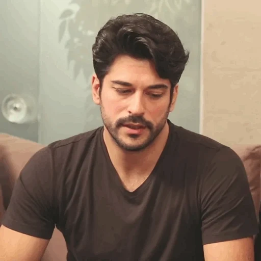 burak ozchitiv, actores turcos, actor turco burak, actor turco burak ozchitvit, burak ozchitivit un magnífico siglo