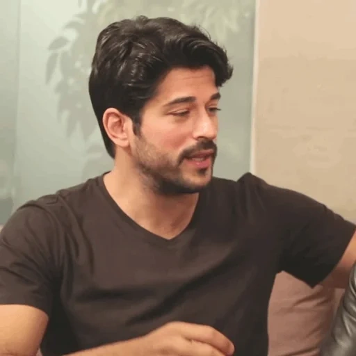 el hombre, burak ozchitiv, hombre guapo, actor turco burak, cabello burak ozchivita