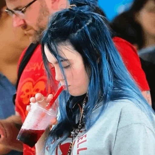 бии айлиш, billie eilish, билли айлиш корее, билли айлиш россии 2020, billie eilish синими волосами