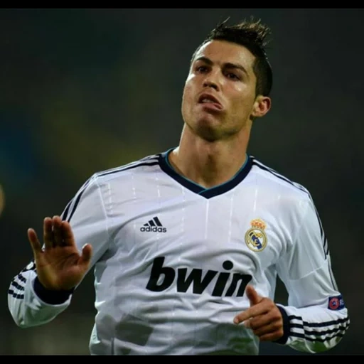 ronaldo, cristiano ronaldo, le dieu de cristiano ronaldo, cristiano ronaldo anglais, c rhône real madrid 2012-2013