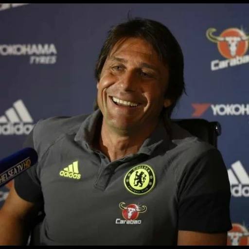 john terry, contener matich, antonio conte, conte riendo, antonio conte acturio italiano