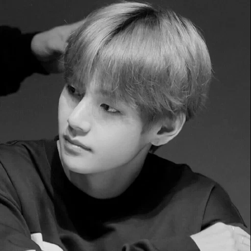 taehen, taehyung, kim ta hyun, v taehyung, l'uomo più bello del mondo 2020 kim taehen