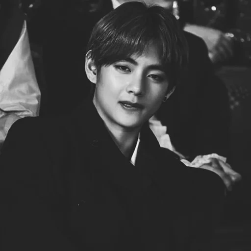 taehyung, kim ta hyun, v taehyung, taehyung kim, taehen con gli occhi neri