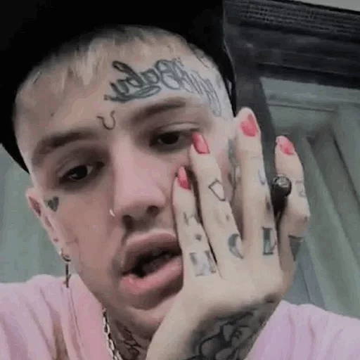 lil peep, les ongles de lil pip, death of lil pip 7, cigarettes lille pep, pipa platine rip lil